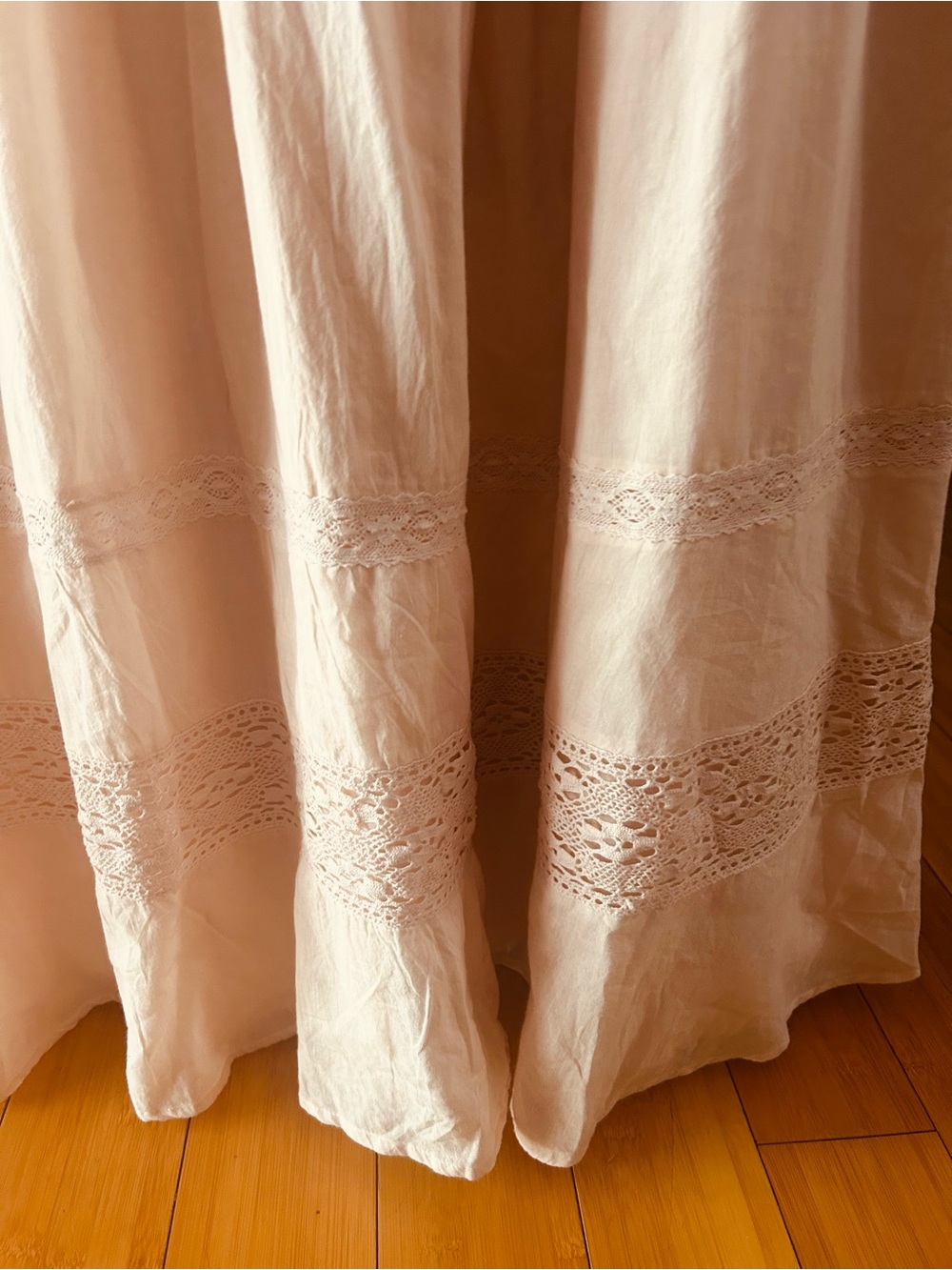 Delicate Pink Embroidered Maxi Dress - Brand: - Picture 6 of 11